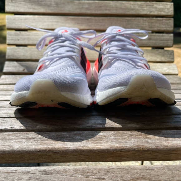 EUC Adidas Men’s UltraBoost Running Shoes Size 10 - Picture 3 of 10